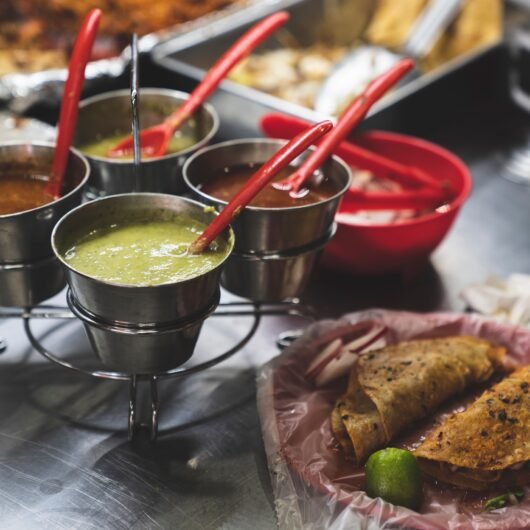 Prepara salsas mexicanas llenas de sabor para acompañar tacos, carnes, botanas y tus platillos favoritos.